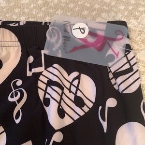 Buskin’s Kids “Pug Paws” Leggings